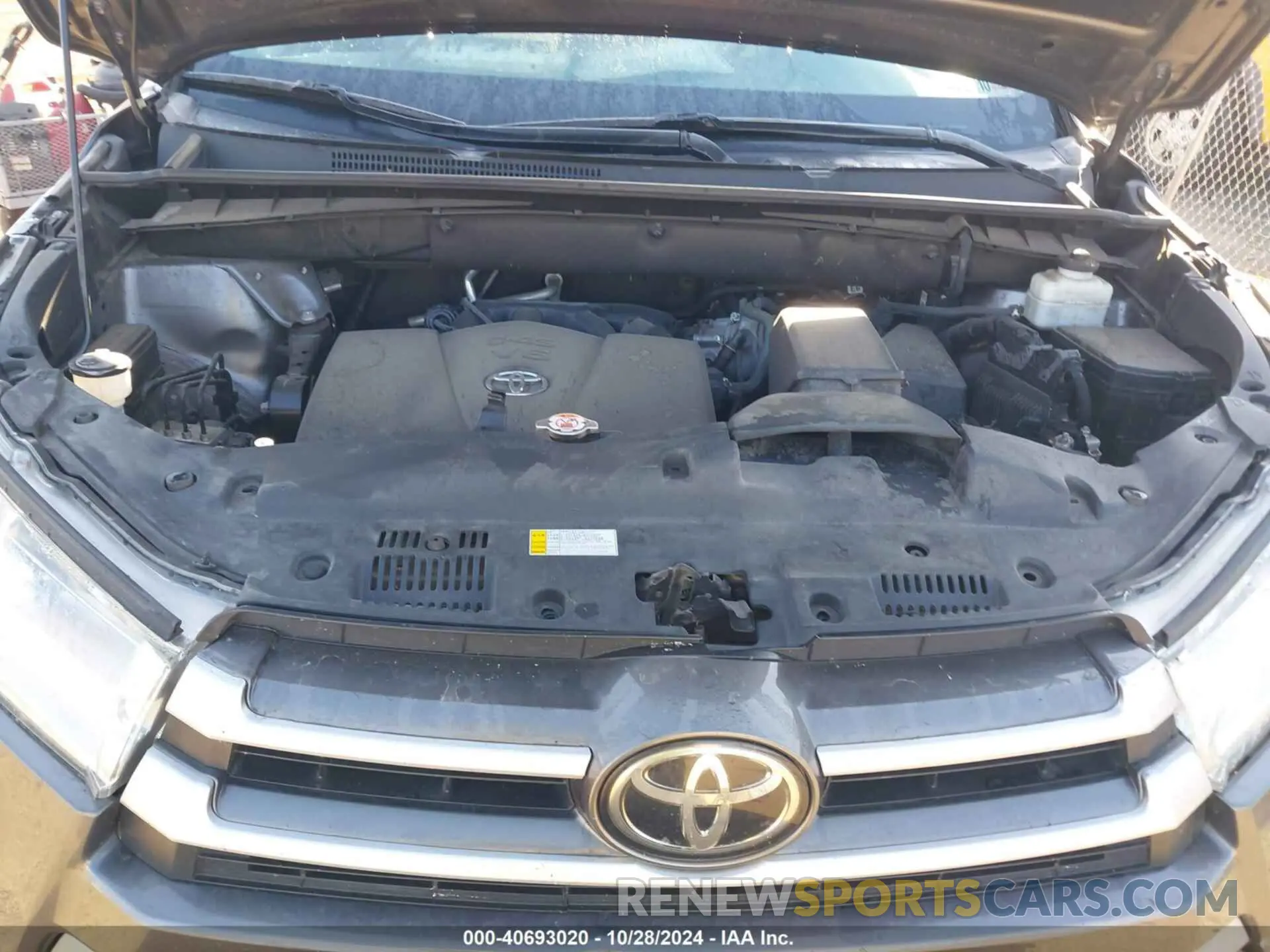 10 Photograph of a damaged car 5TDBZRFH0KS730099 TOYOTA HIGHLANDER 2019