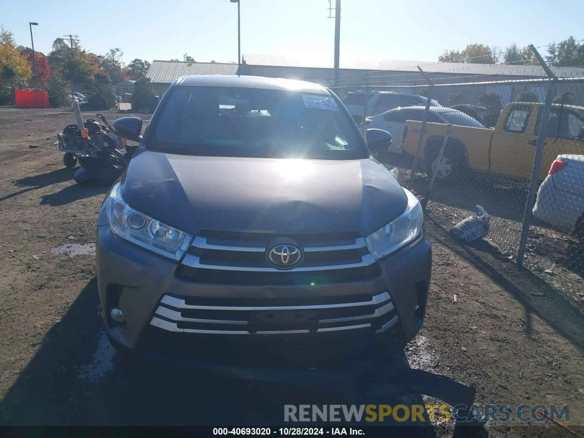 12 Photograph of a damaged car 5TDBZRFH0KS730099 TOYOTA HIGHLANDER 2019