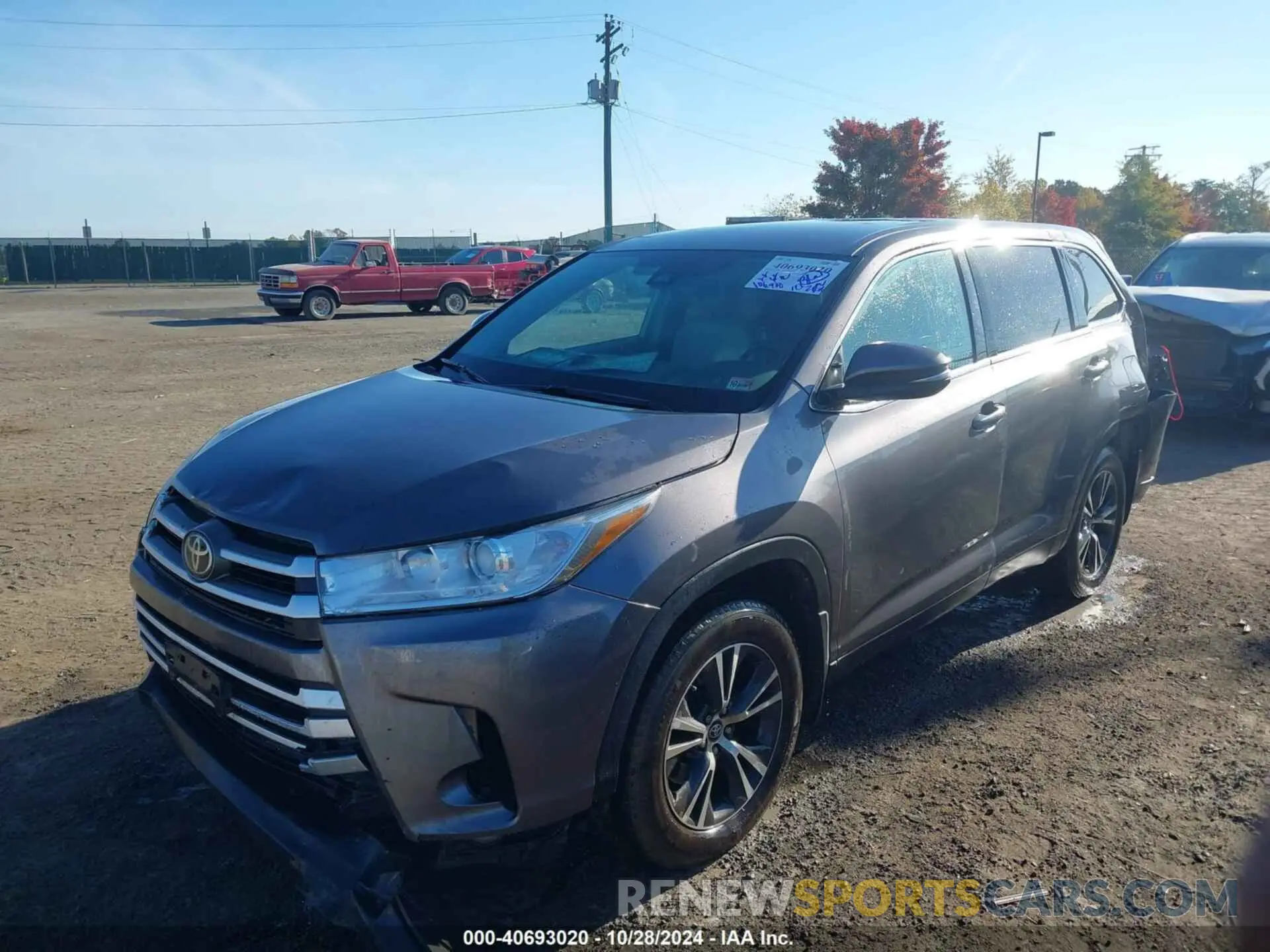 2 Photograph of a damaged car 5TDBZRFH0KS730099 TOYOTA HIGHLANDER 2019