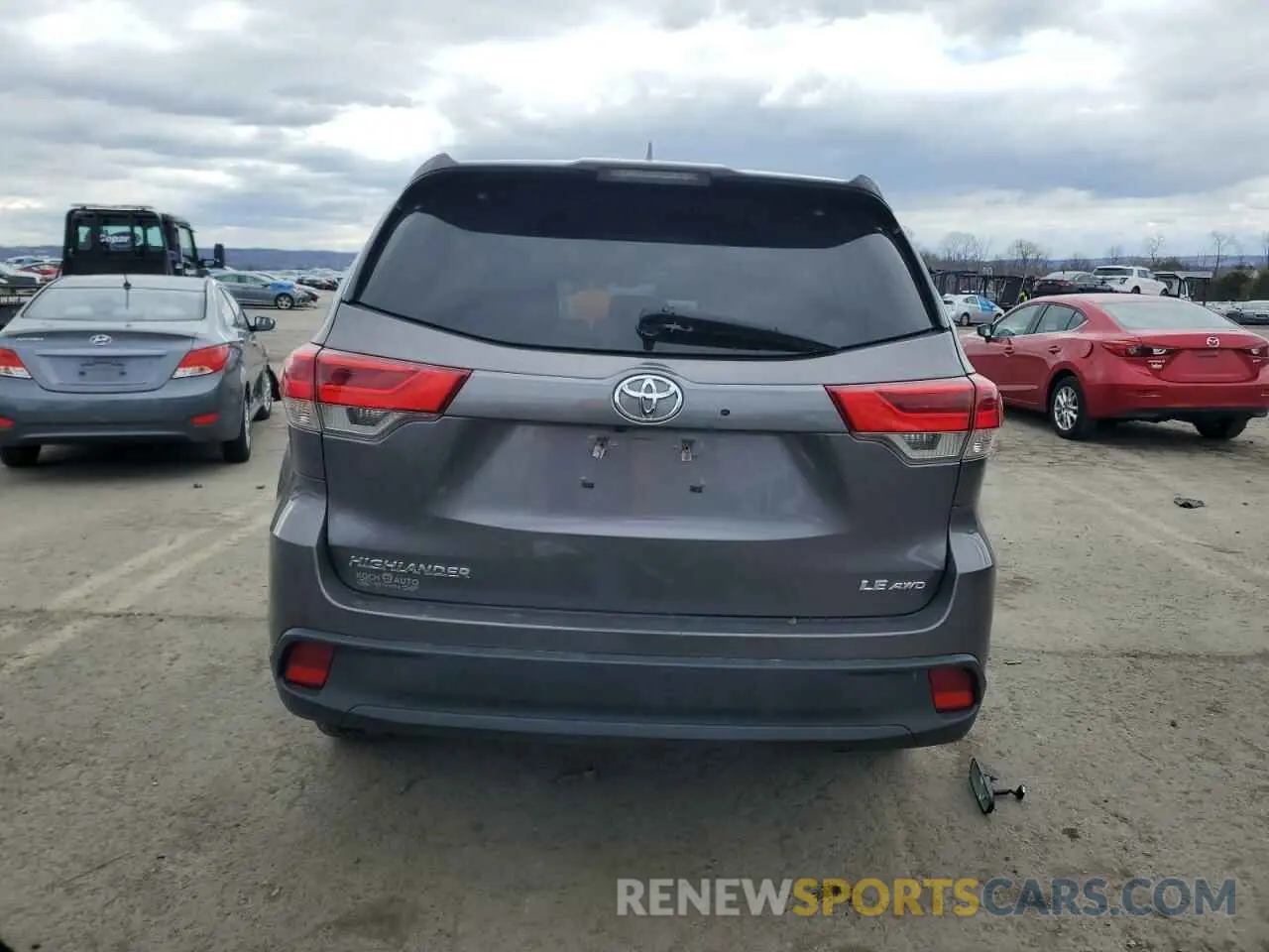 6 Photograph of a damaged car 5TDBZRFH0KS731284 TOYOTA HIGHLANDER 2019