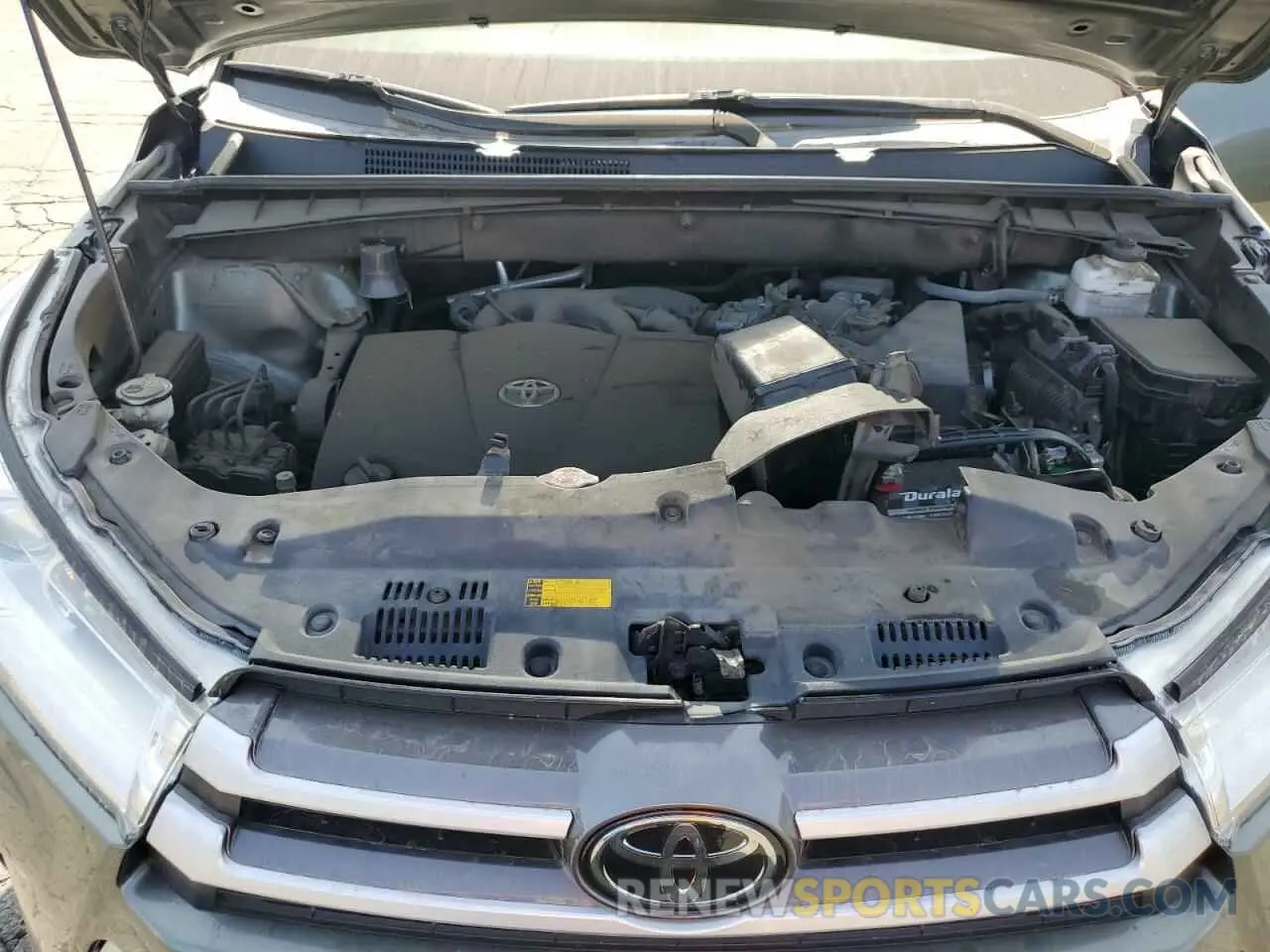 12 Photograph of a damaged car 5TDBZRFH0KS947202 TOYOTA HIGHLANDER 2019