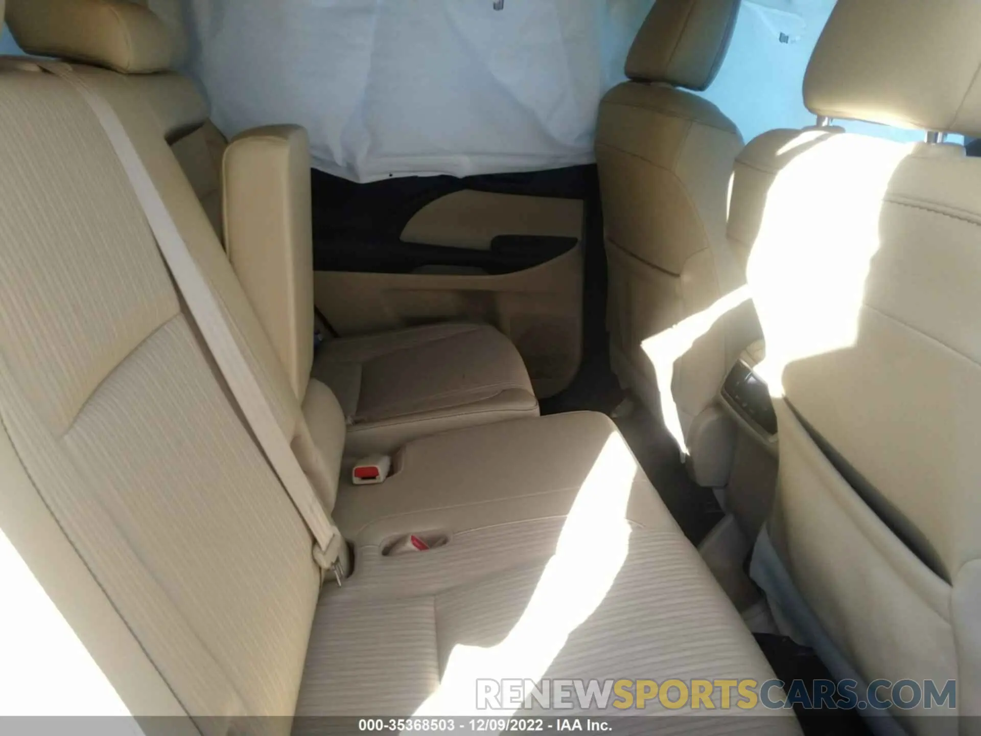 8 Фотография поврежденного автомобиля 5TDBZRFH0KS964341 TOYOTA HIGHLANDER 2019