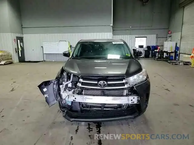 11 Photograph of a damaged car 5TDBZRFH0KS988042 TOYOTA HIGHLANDER 2019