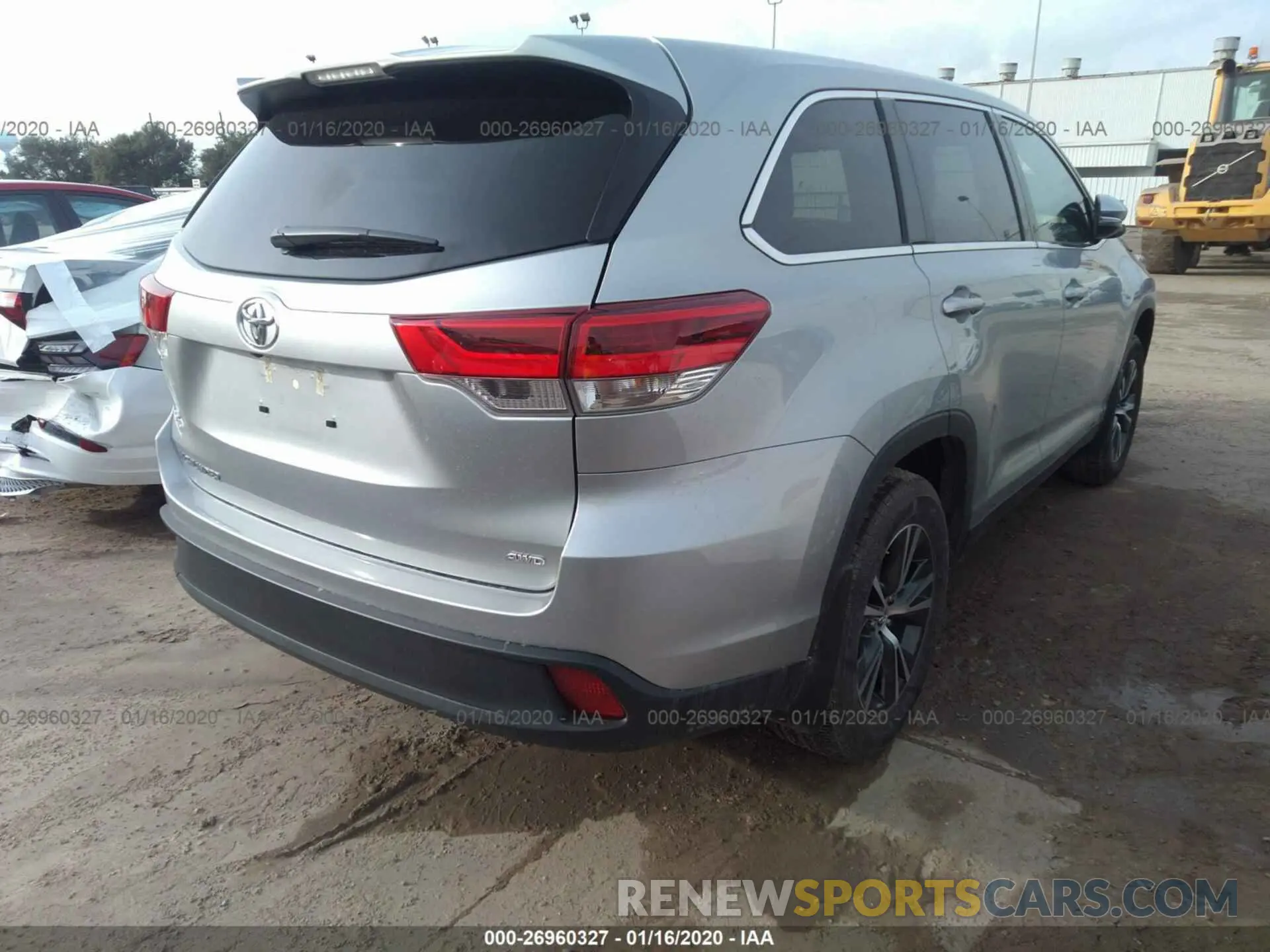 4 Photograph of a damaged car 5TDBZRFH0KS992382 TOYOTA HIGHLANDER 2019
