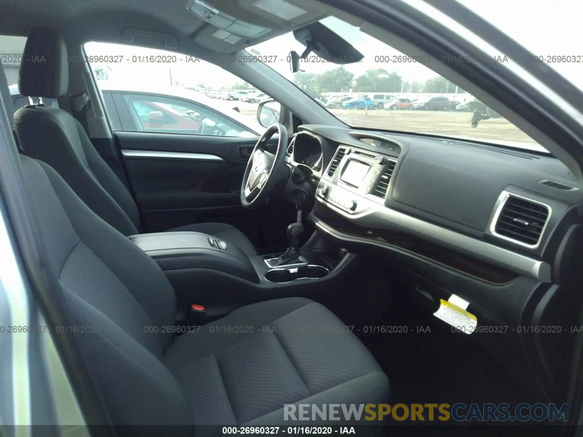 5 Photograph of a damaged car 5TDBZRFH0KS992382 TOYOTA HIGHLANDER 2019