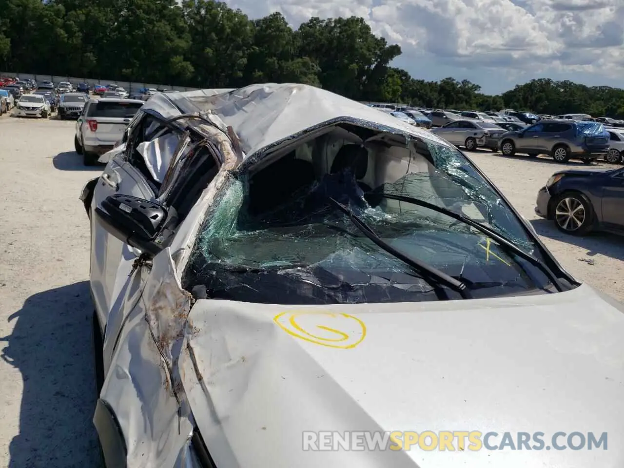 9 Photograph of a damaged car 5TDBZRFH0KS993385 TOYOTA HIGHLANDER 2019