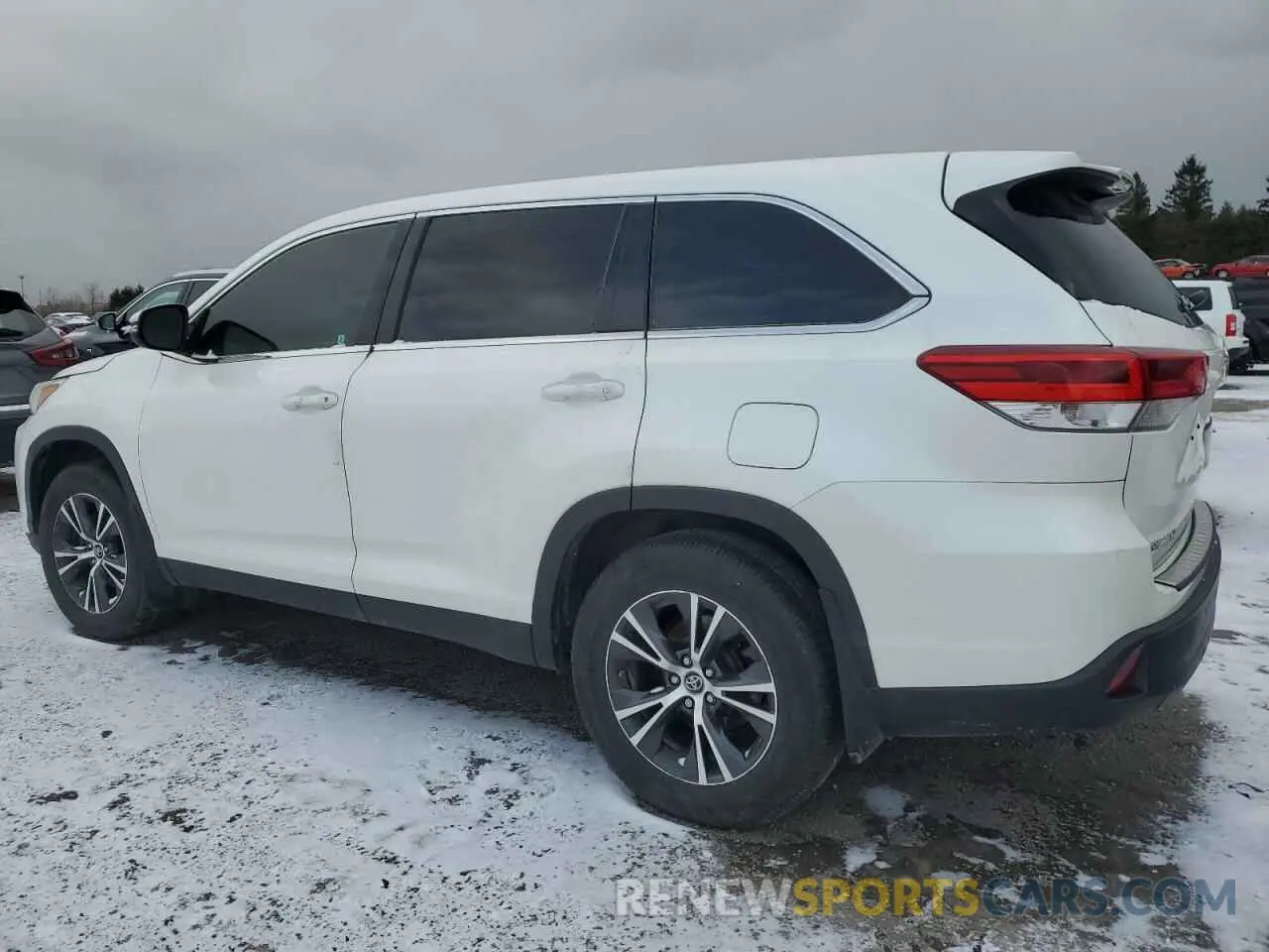 2 Photograph of a damaged car 5TDBZRFH1KS701615 TOYOTA HIGHLANDER 2019