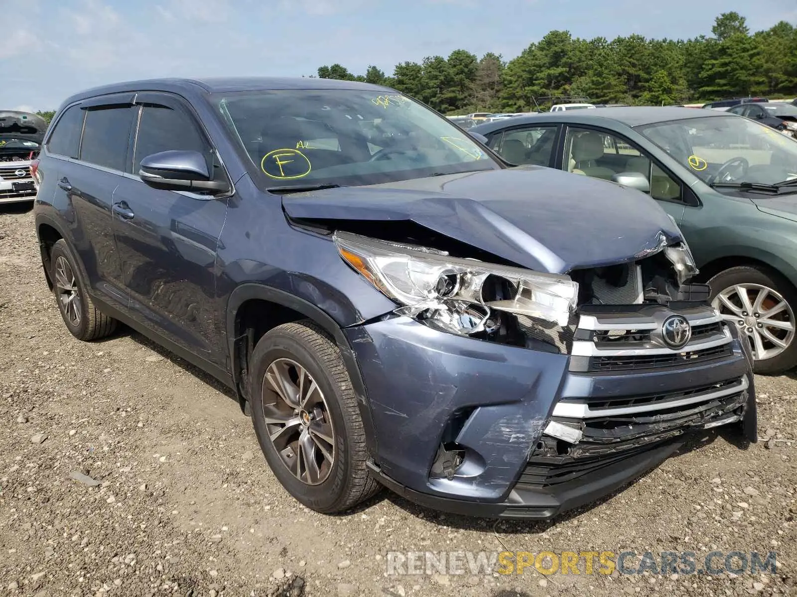 1 Фотография поврежденного автомобиля 5TDBZRFH1KS710329 TOYOTA HIGHLANDER 2019