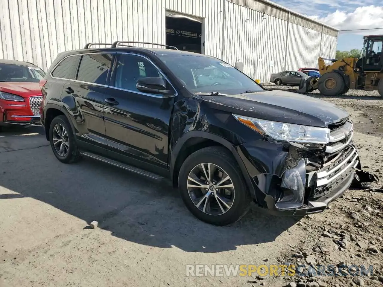 4 Photograph of a damaged car 5TDBZRFH1KS725302 TOYOTA HIGHLANDER 2019