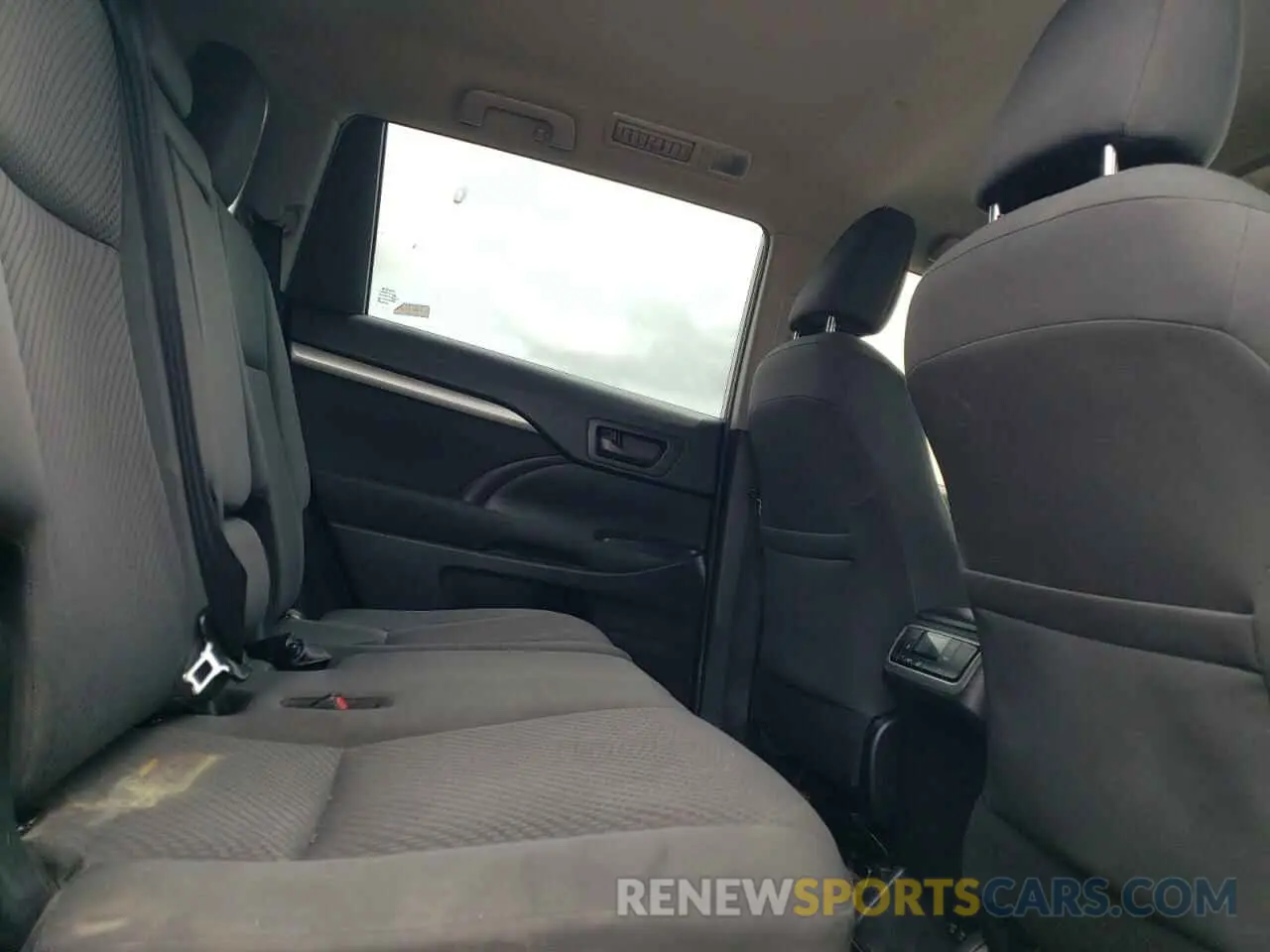 11 Фотография поврежденного автомобиля 5TDBZRFH1KS946849 TOYOTA HIGHLANDER 2019