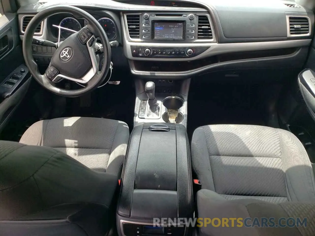 8 Фотография поврежденного автомобиля 5TDBZRFH1KS946849 TOYOTA HIGHLANDER 2019