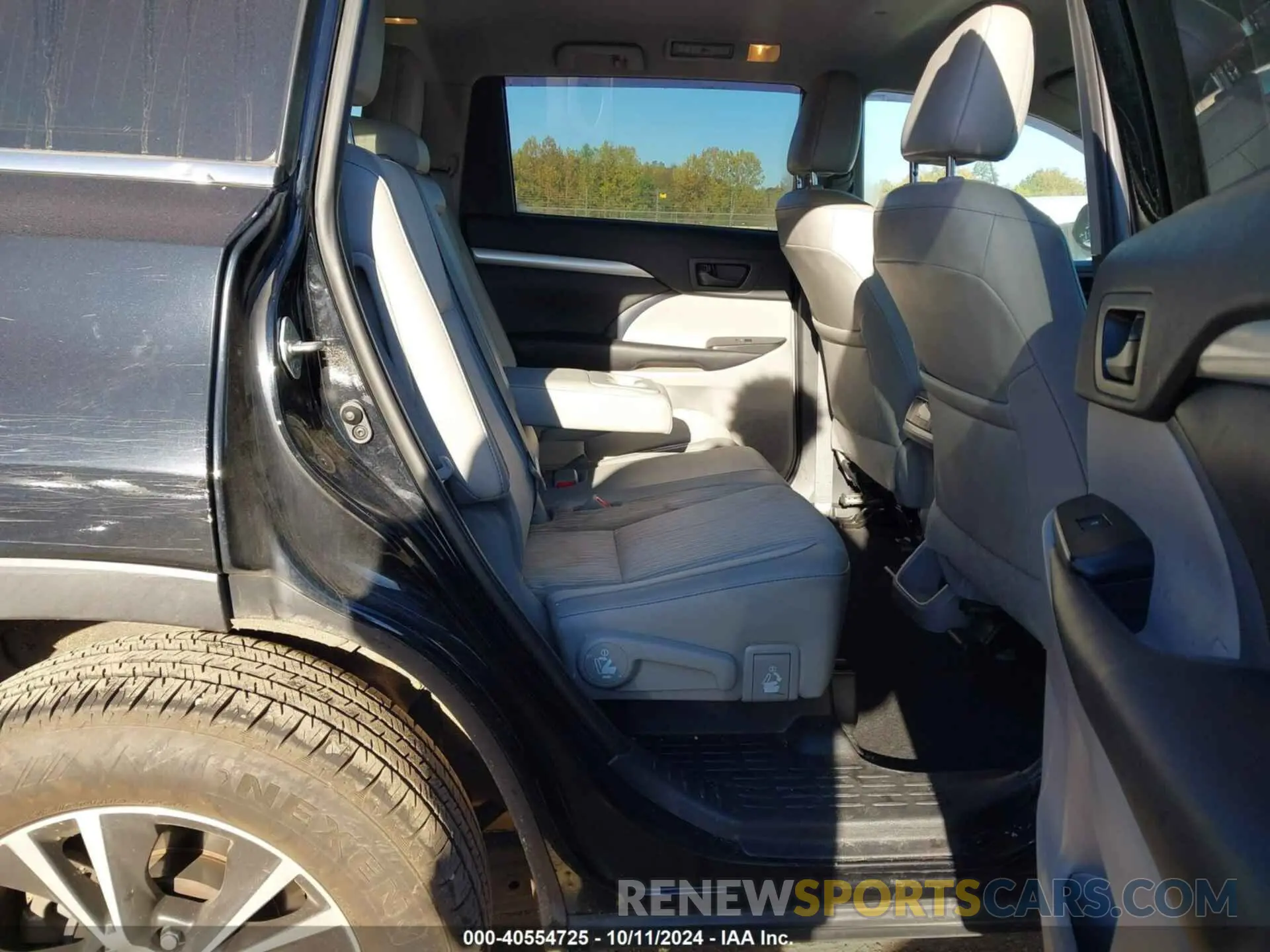 8 Фотография поврежденного автомобиля 5TDBZRFH2KS716916 TOYOTA HIGHLANDER 2019
