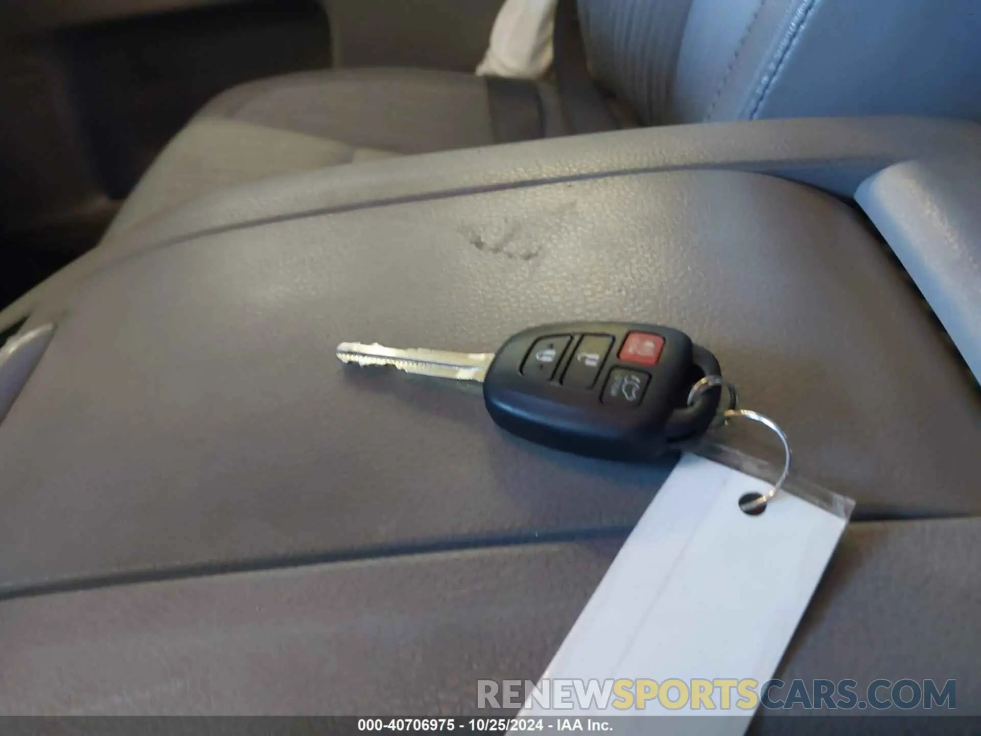 11 Фотография поврежденного автомобиля 5TDBZRFH2KS717533 TOYOTA HIGHLANDER 2019