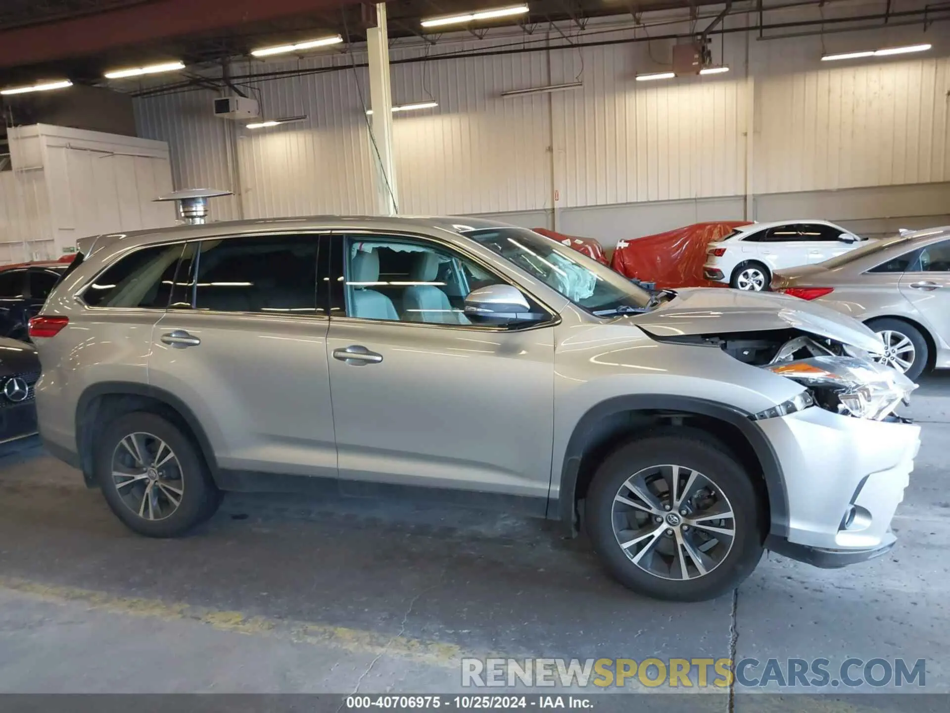 14 Фотография поврежденного автомобиля 5TDBZRFH2KS717533 TOYOTA HIGHLANDER 2019