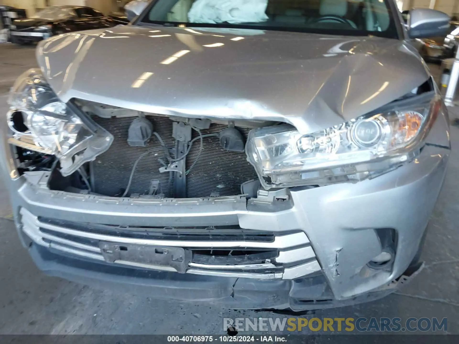 19 Фотография поврежденного автомобиля 5TDBZRFH2KS717533 TOYOTA HIGHLANDER 2019
