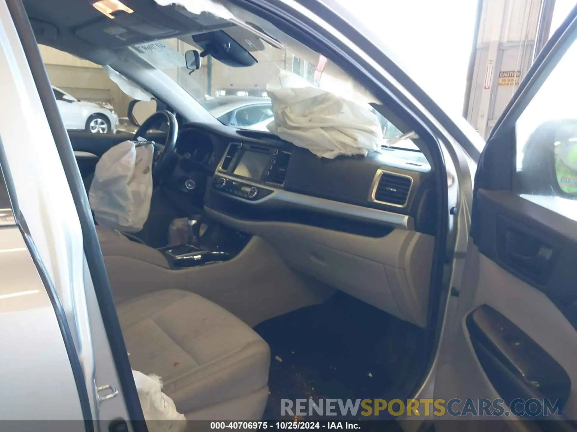 5 Фотография поврежденного автомобиля 5TDBZRFH2KS717533 TOYOTA HIGHLANDER 2019