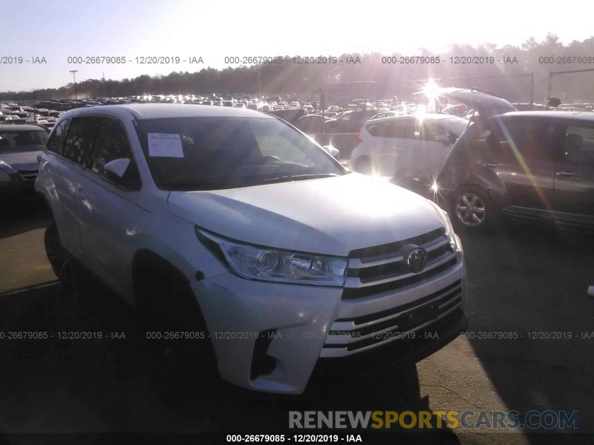 1 Photograph of a damaged car 5TDBZRFH2KS735966 TOYOTA HIGHLANDER 2019