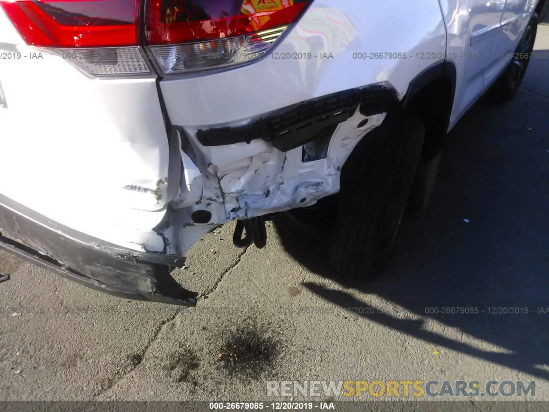 6 Photograph of a damaged car 5TDBZRFH2KS735966 TOYOTA HIGHLANDER 2019