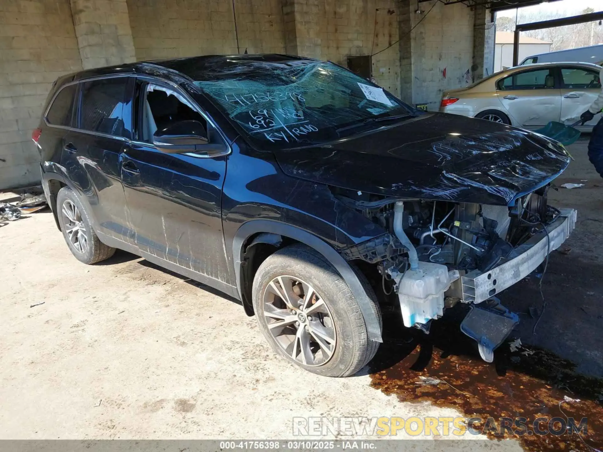 1 Photograph of a damaged car 5TDBZRFH2KS743601 TOYOTA HIGHLANDER 2019
