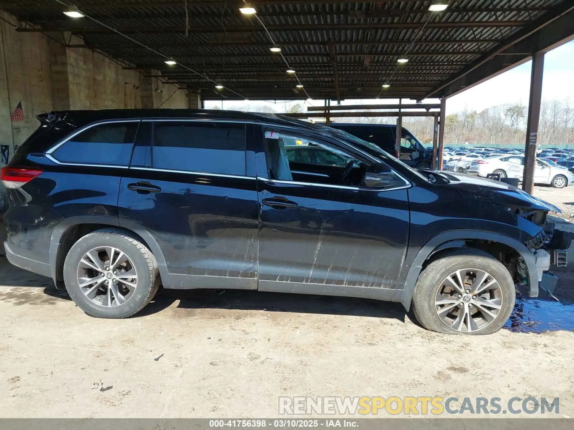 14 Photograph of a damaged car 5TDBZRFH2KS743601 TOYOTA HIGHLANDER 2019