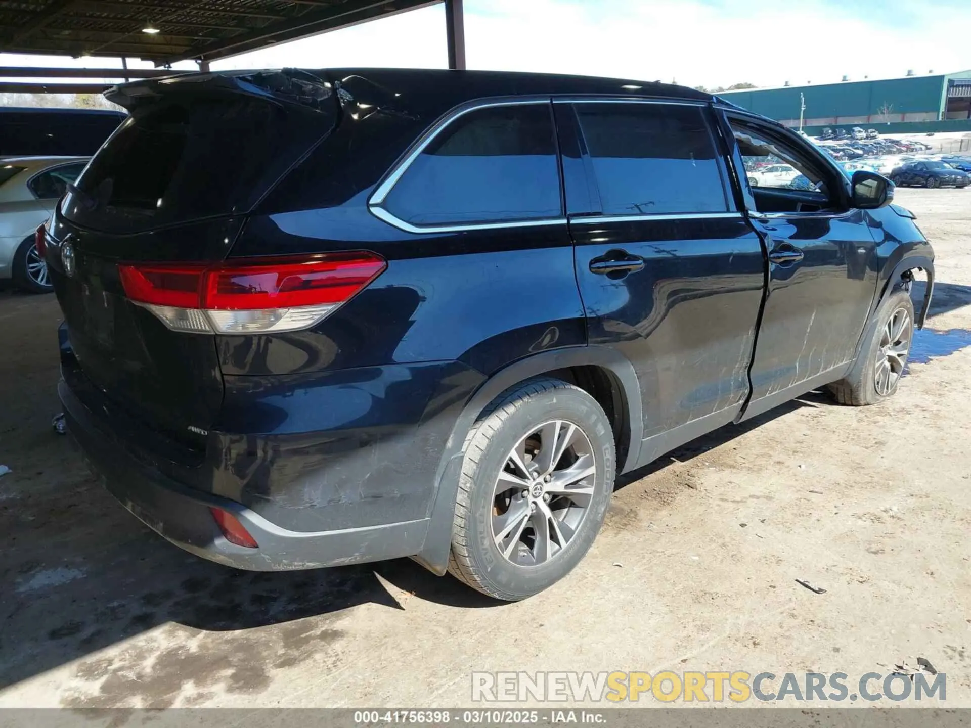 4 Photograph of a damaged car 5TDBZRFH2KS743601 TOYOTA HIGHLANDER 2019