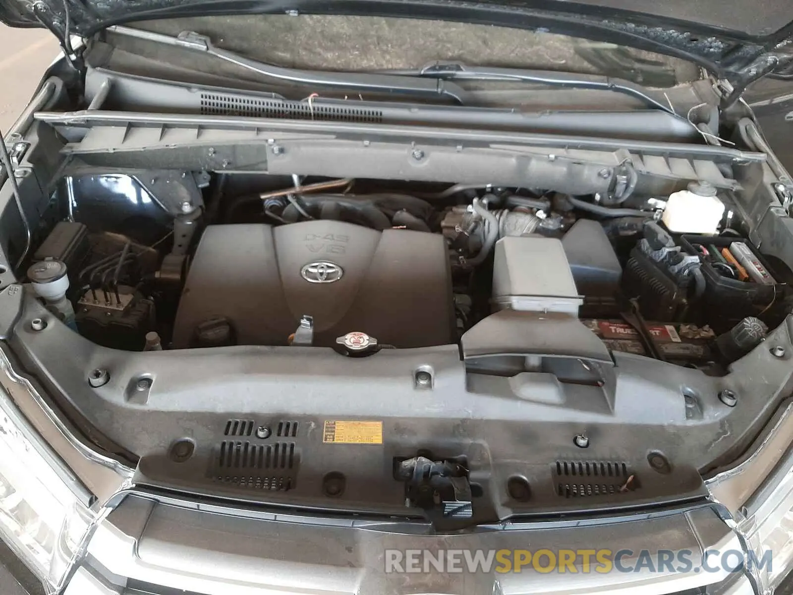7 Photograph of a damaged car 5TDBZRFH2KS921006 TOYOTA HIGHLANDER 2019
