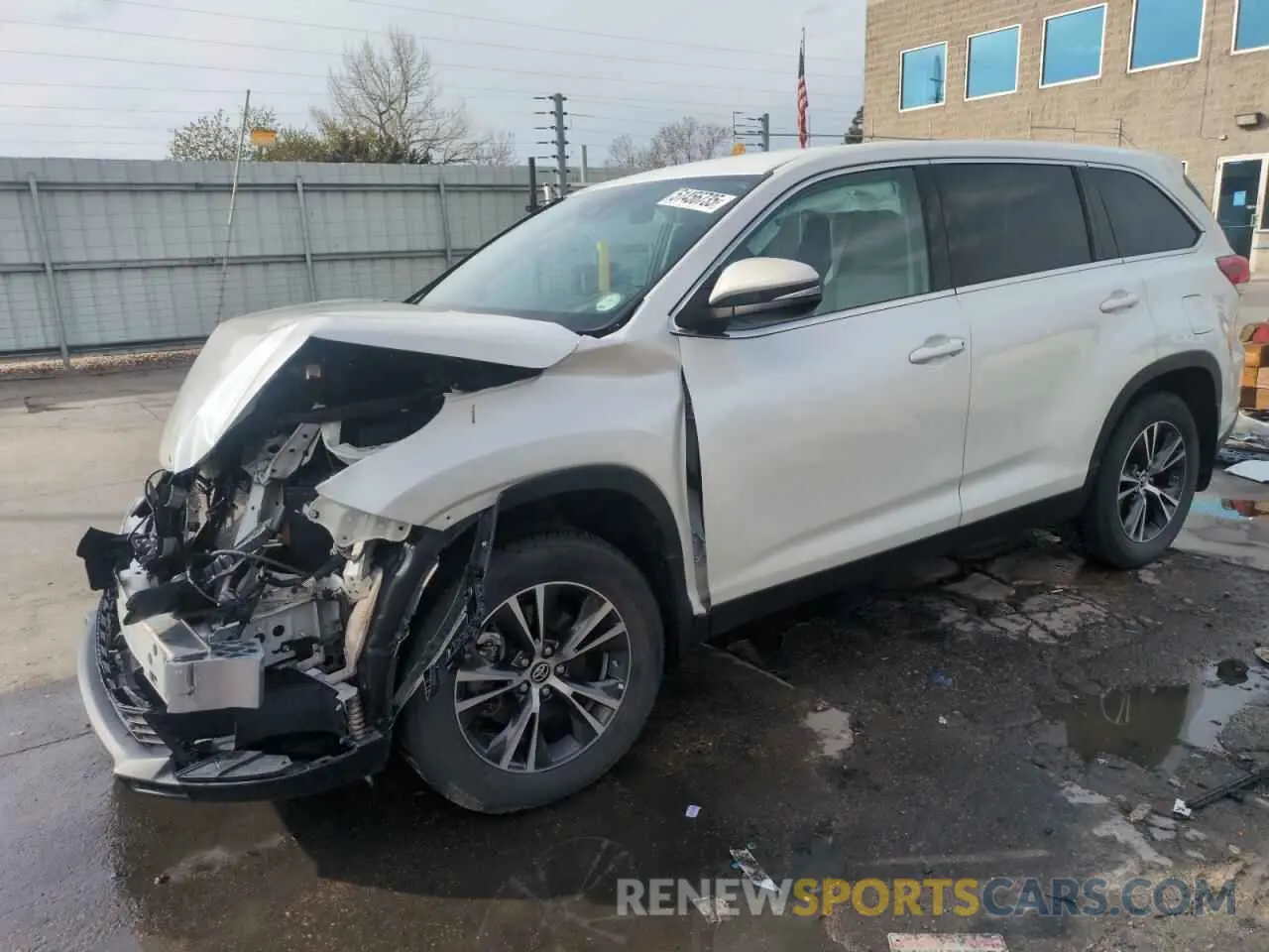 1 Photograph of a damaged car 5TDBZRFH2KS927680 TOYOTA HIGHLANDER 2019