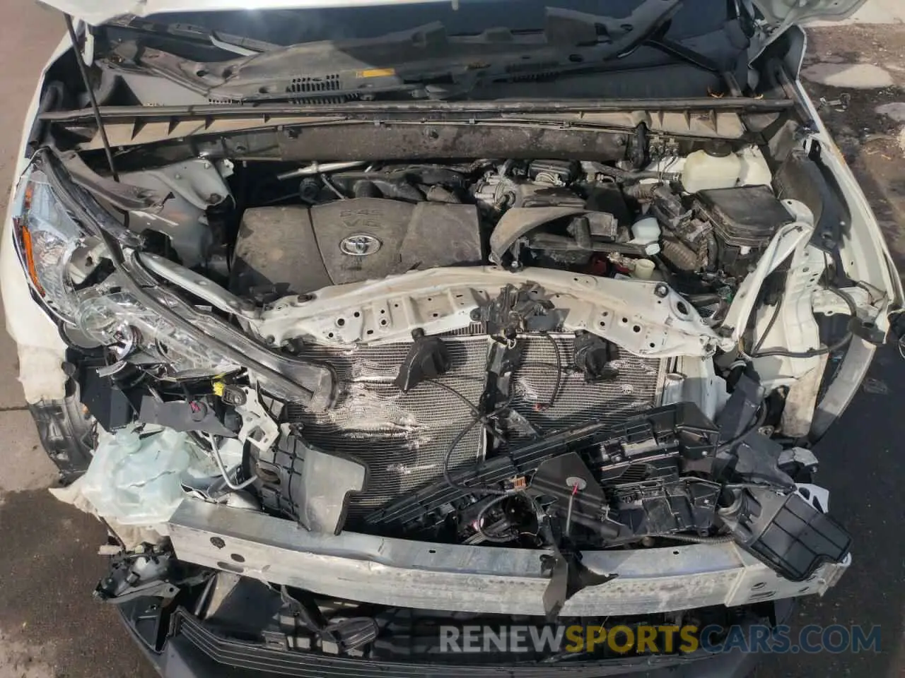 13 Photograph of a damaged car 5TDBZRFH2KS927680 TOYOTA HIGHLANDER 2019
