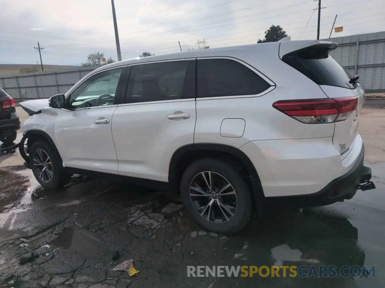 2 Photograph of a damaged car 5TDBZRFH2KS927680 TOYOTA HIGHLANDER 2019