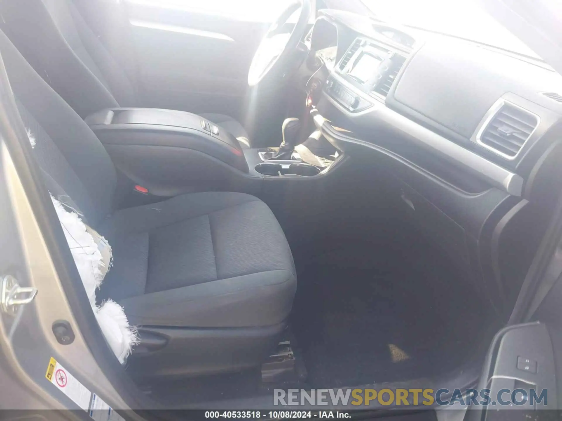 5 Фотография поврежденного автомобиля 5TDBZRFH2KS937691 TOYOTA HIGHLANDER 2019