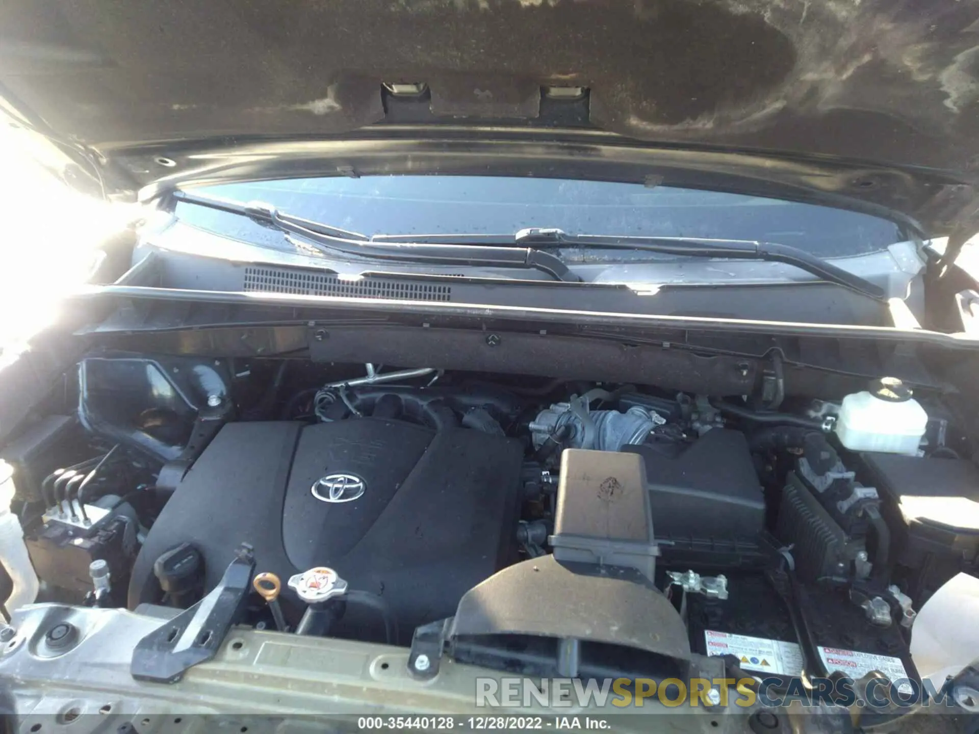 10 Photograph of a damaged car 5TDBZRFH3KS707979 TOYOTA HIGHLANDER 2019