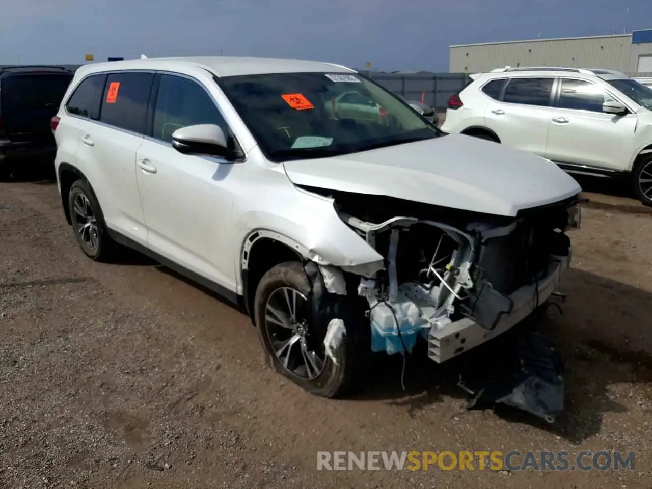 1 Фотография поврежденного автомобиля 5TDBZRFH3KS715418 TOYOTA HIGHLANDER 2019