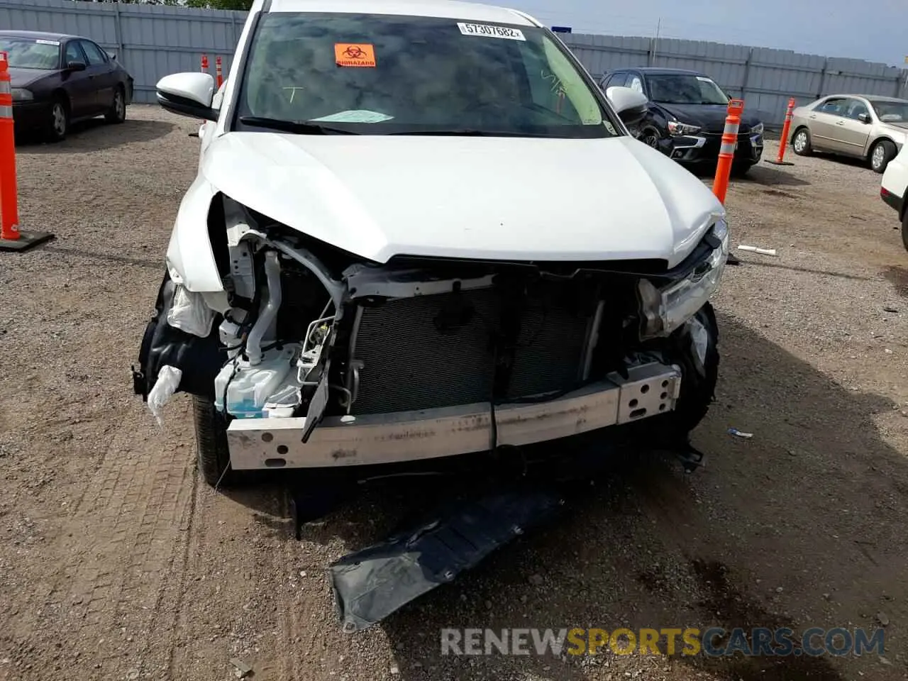 9 Фотография поврежденного автомобиля 5TDBZRFH3KS715418 TOYOTA HIGHLANDER 2019