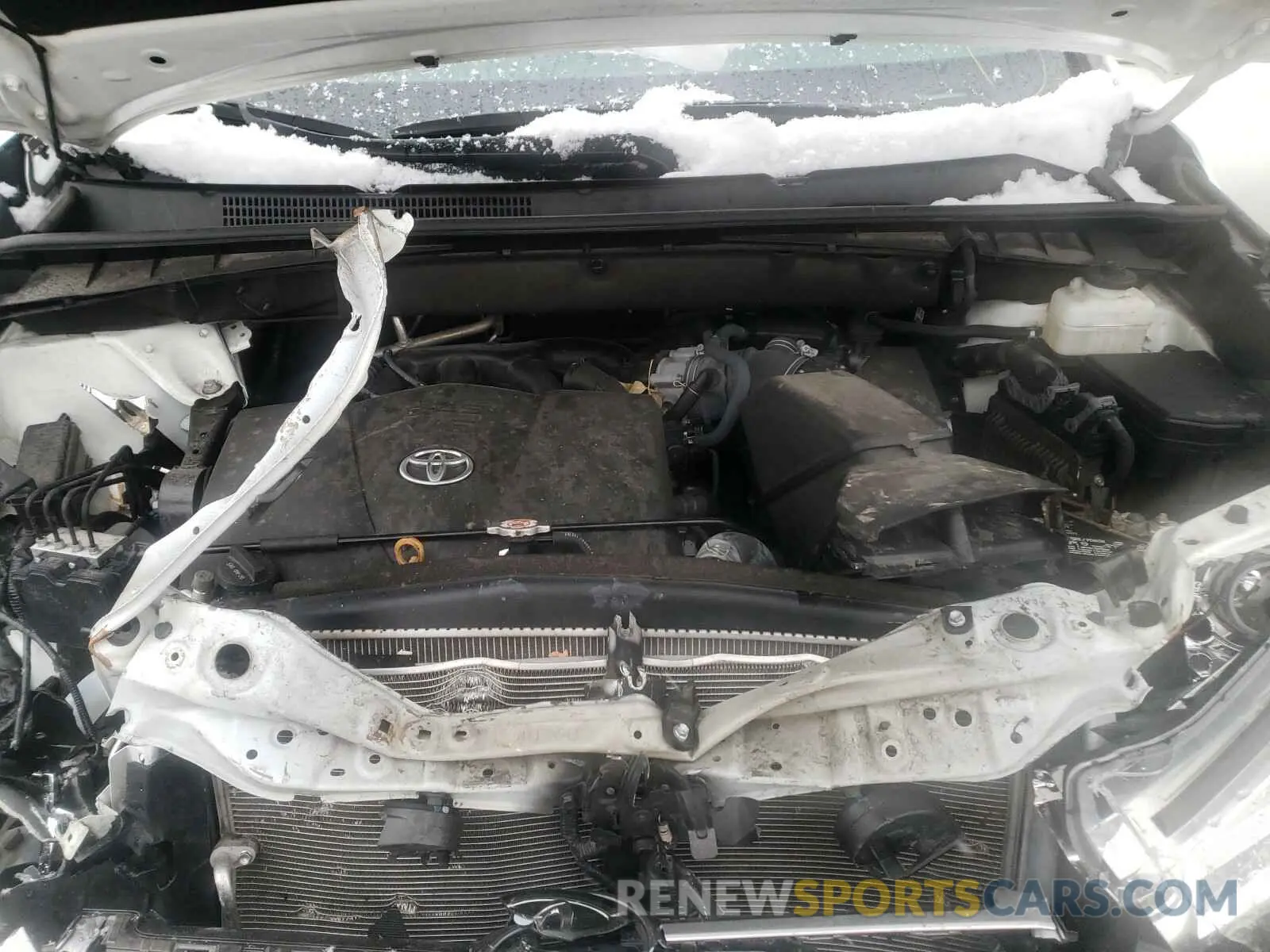 7 Photograph of a damaged car 5TDBZRFH3KS946092 TOYOTA HIGHLANDER 2019