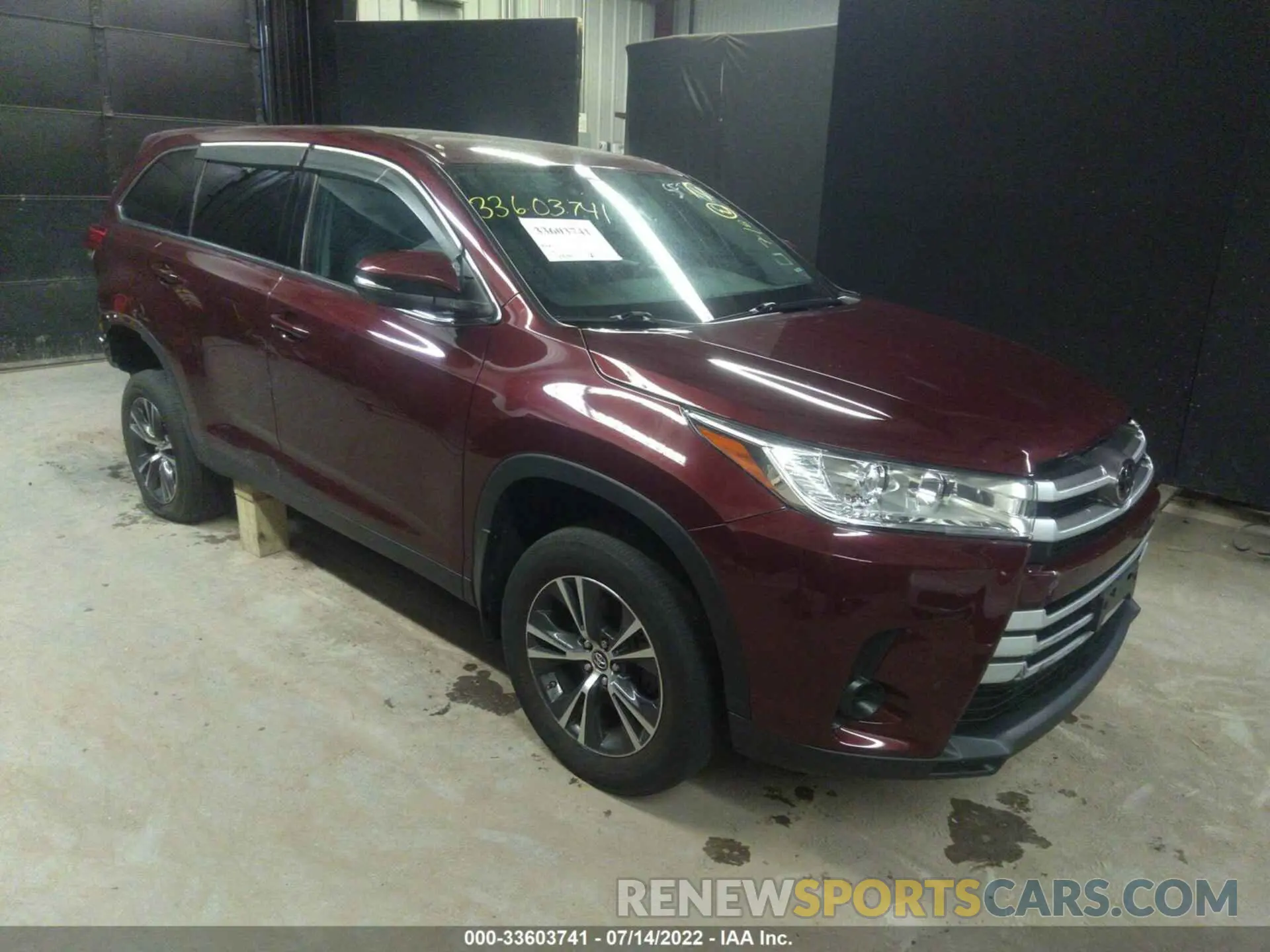 1 Фотография поврежденного автомобиля 5TDBZRFH4KS725620 TOYOTA HIGHLANDER 2019