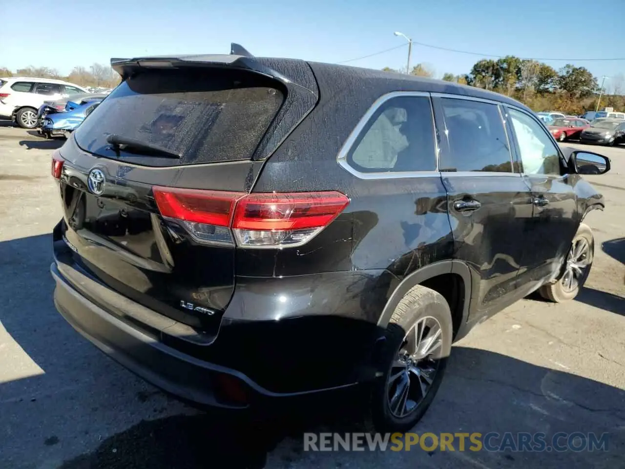 3 Photograph of a damaged car 5TDBZRFH4KS919841 TOYOTA HIGHLANDER 2019
