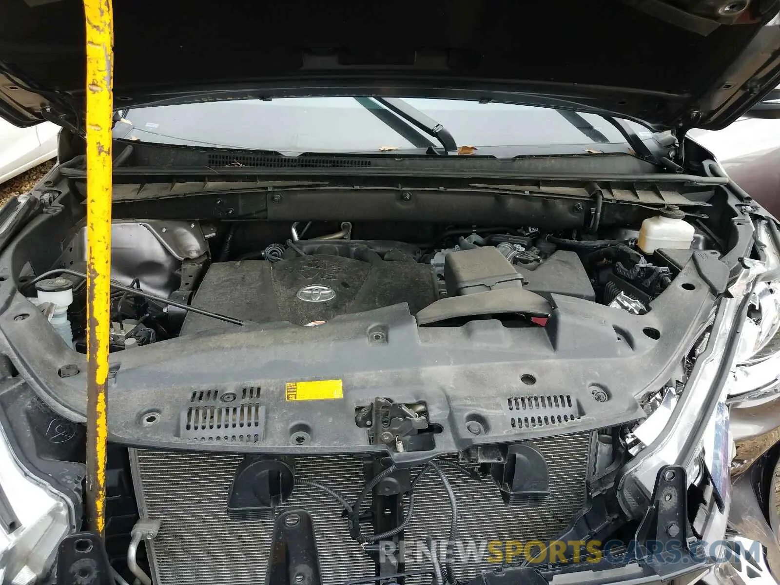 7 Photograph of a damaged car 5TDBZRFH4KS963161 TOYOTA HIGHLANDER 2019