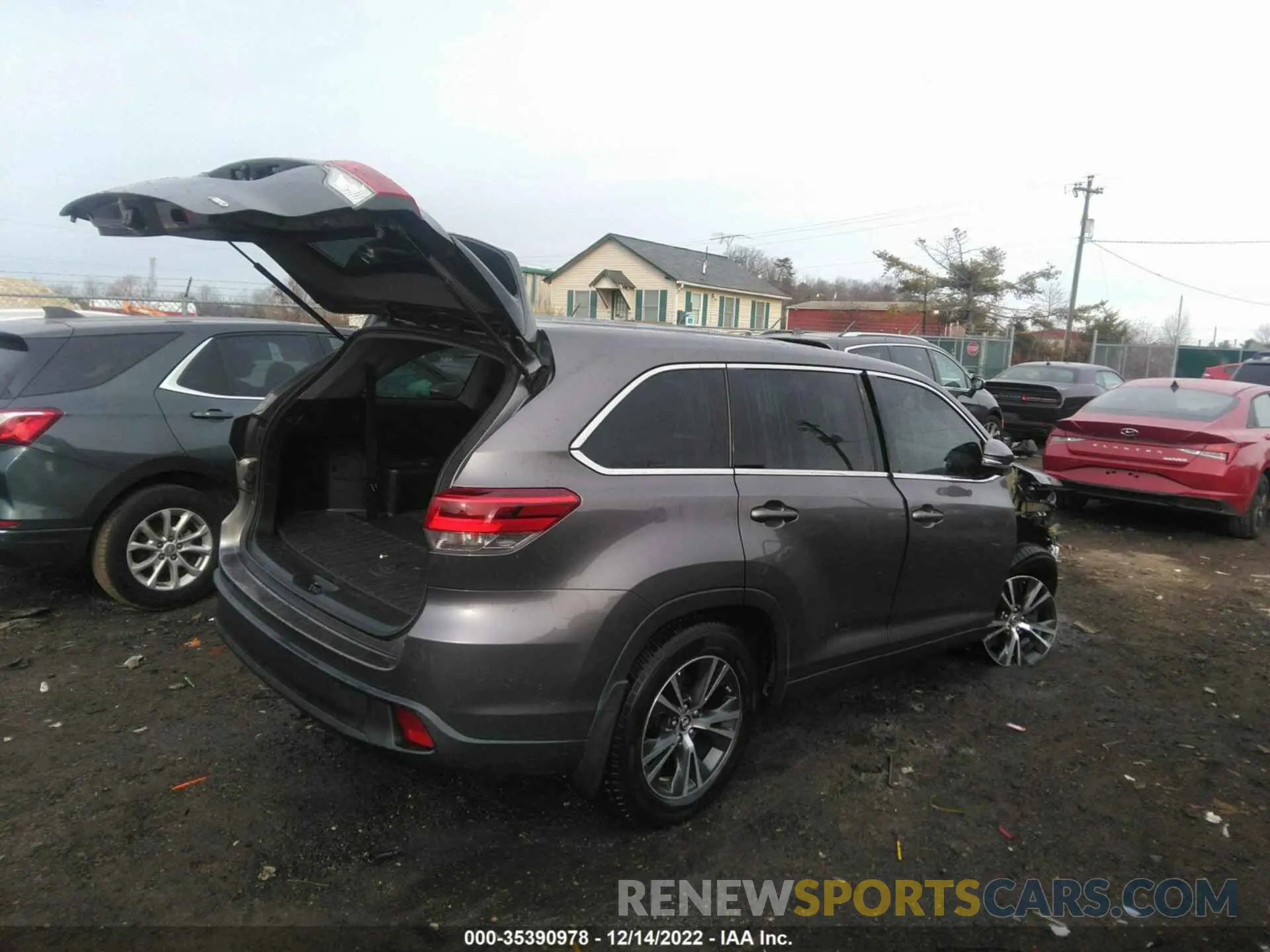 4 Фотография поврежденного автомобиля 5TDBZRFH4KS974919 TOYOTA HIGHLANDER 2019