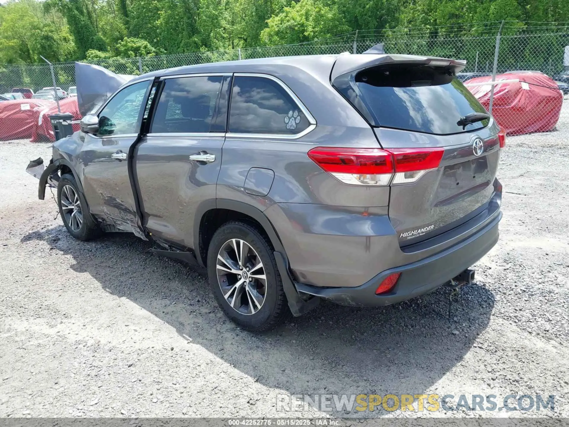 3 Photograph of a damaged car 5TDBZRFH5KS722354 TOYOTA HIGHLANDER 2019