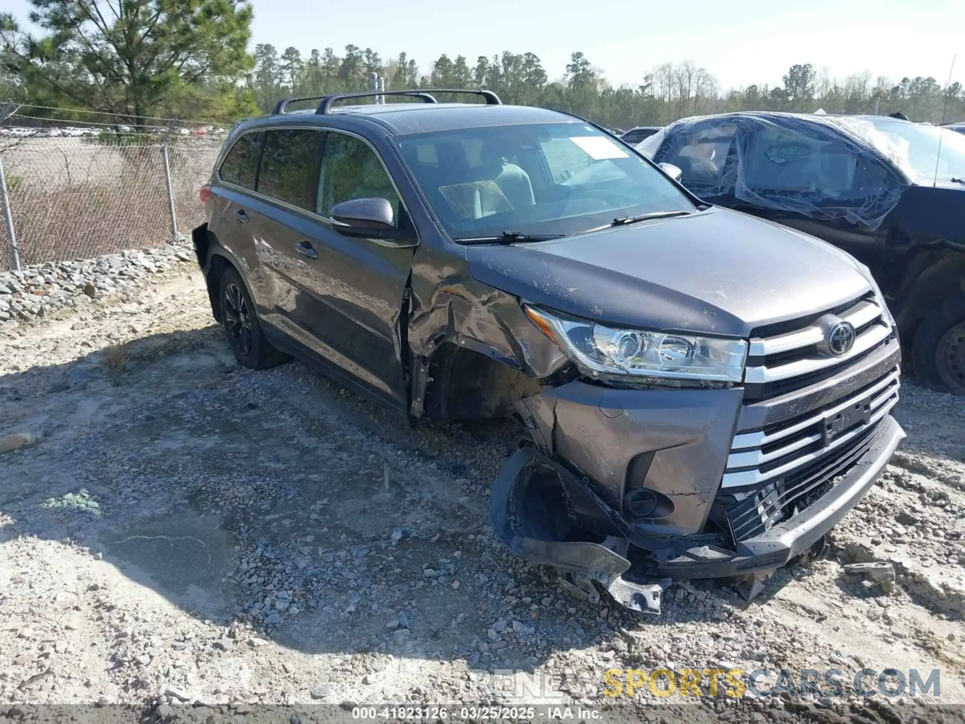 6 Photograph of a damaged car 5TDBZRFH5KS735976 TOYOTA HIGHLANDER 2019