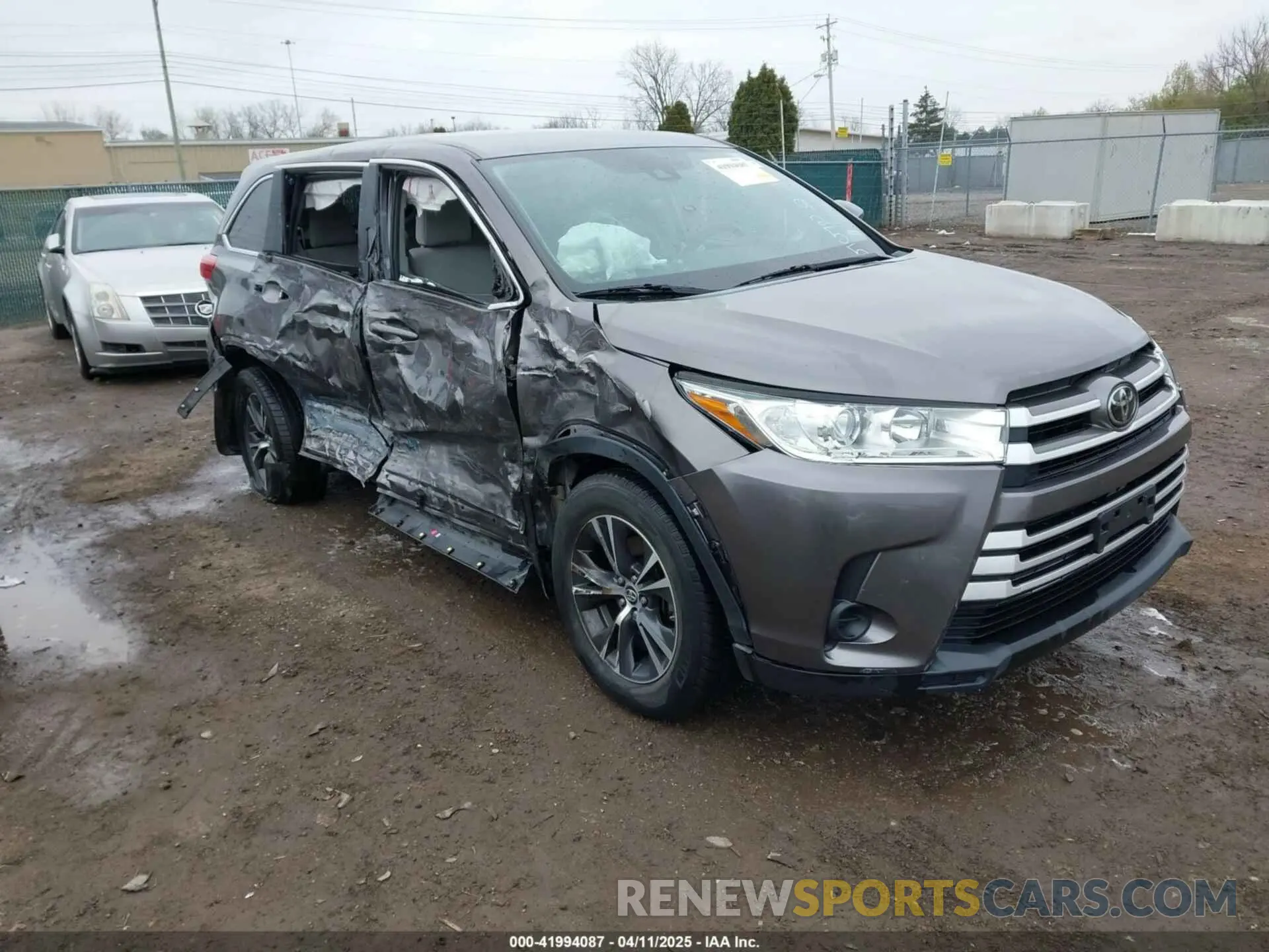 1 Фотография поврежденного автомобиля 5TDBZRFH5KS979255 TOYOTA HIGHLANDER 2019
