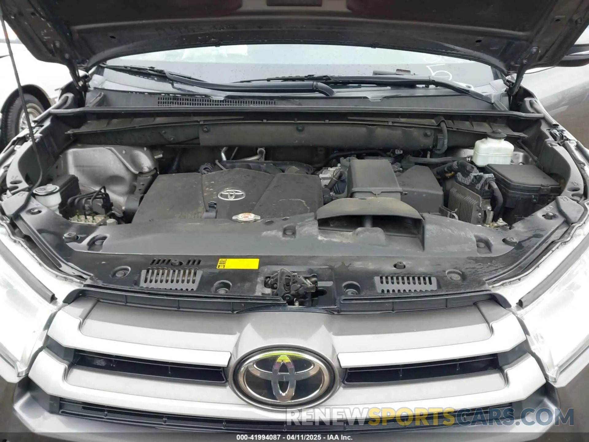 10 Фотография поврежденного автомобиля 5TDBZRFH5KS979255 TOYOTA HIGHLANDER 2019