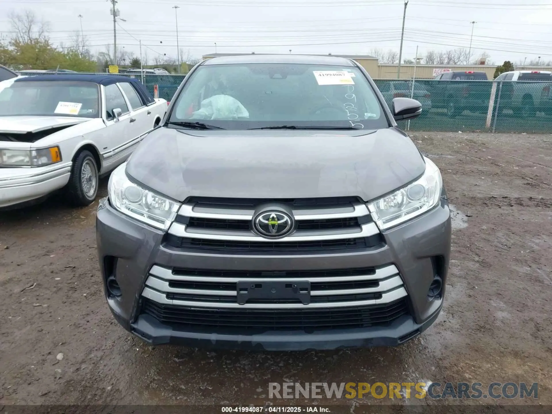 12 Фотография поврежденного автомобиля 5TDBZRFH5KS979255 TOYOTA HIGHLANDER 2019