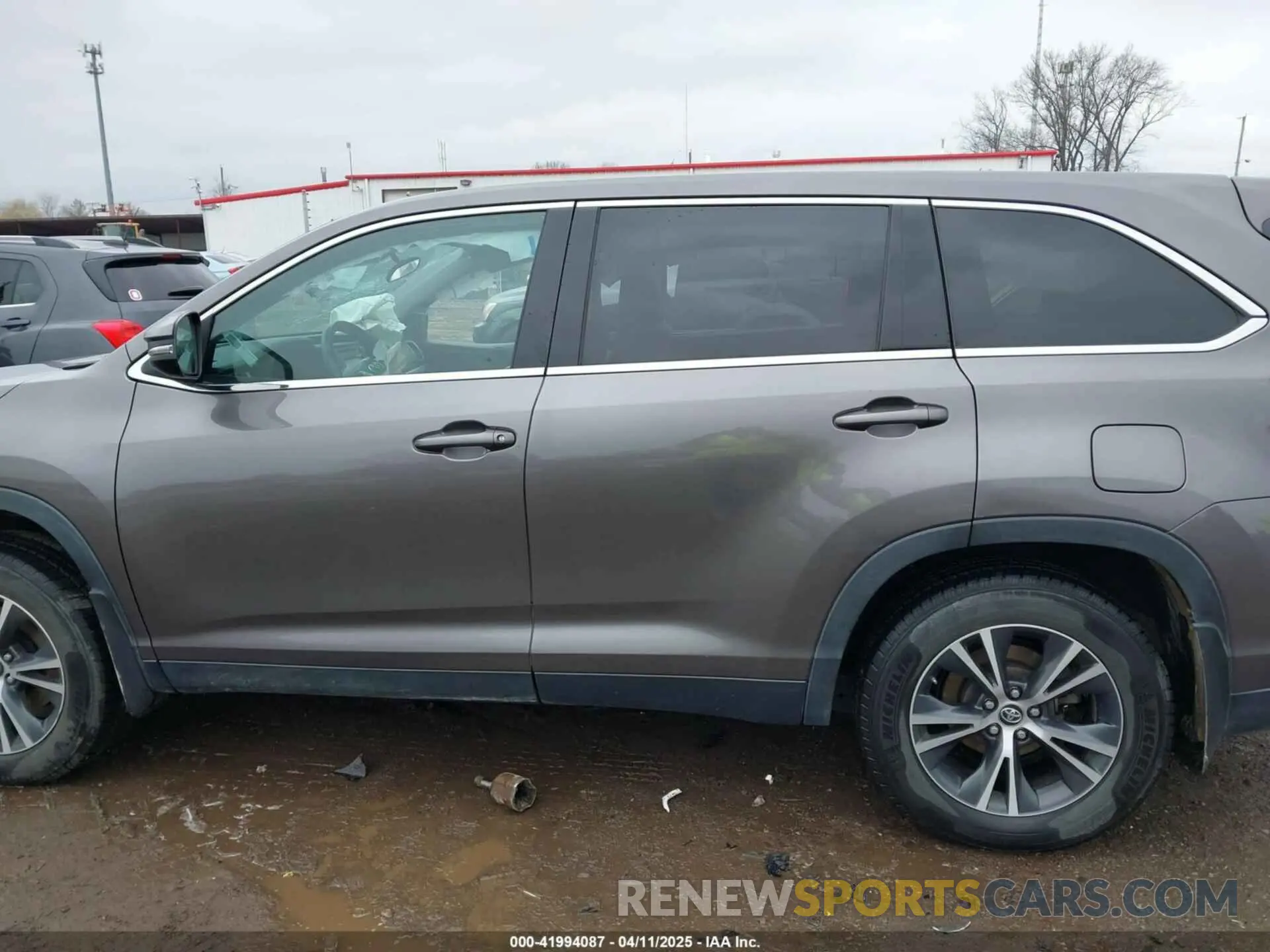 14 Фотография поврежденного автомобиля 5TDBZRFH5KS979255 TOYOTA HIGHLANDER 2019