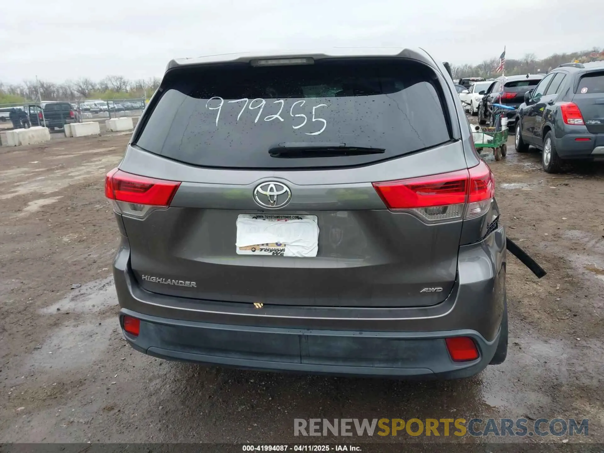 16 Фотография поврежденного автомобиля 5TDBZRFH5KS979255 TOYOTA HIGHLANDER 2019
