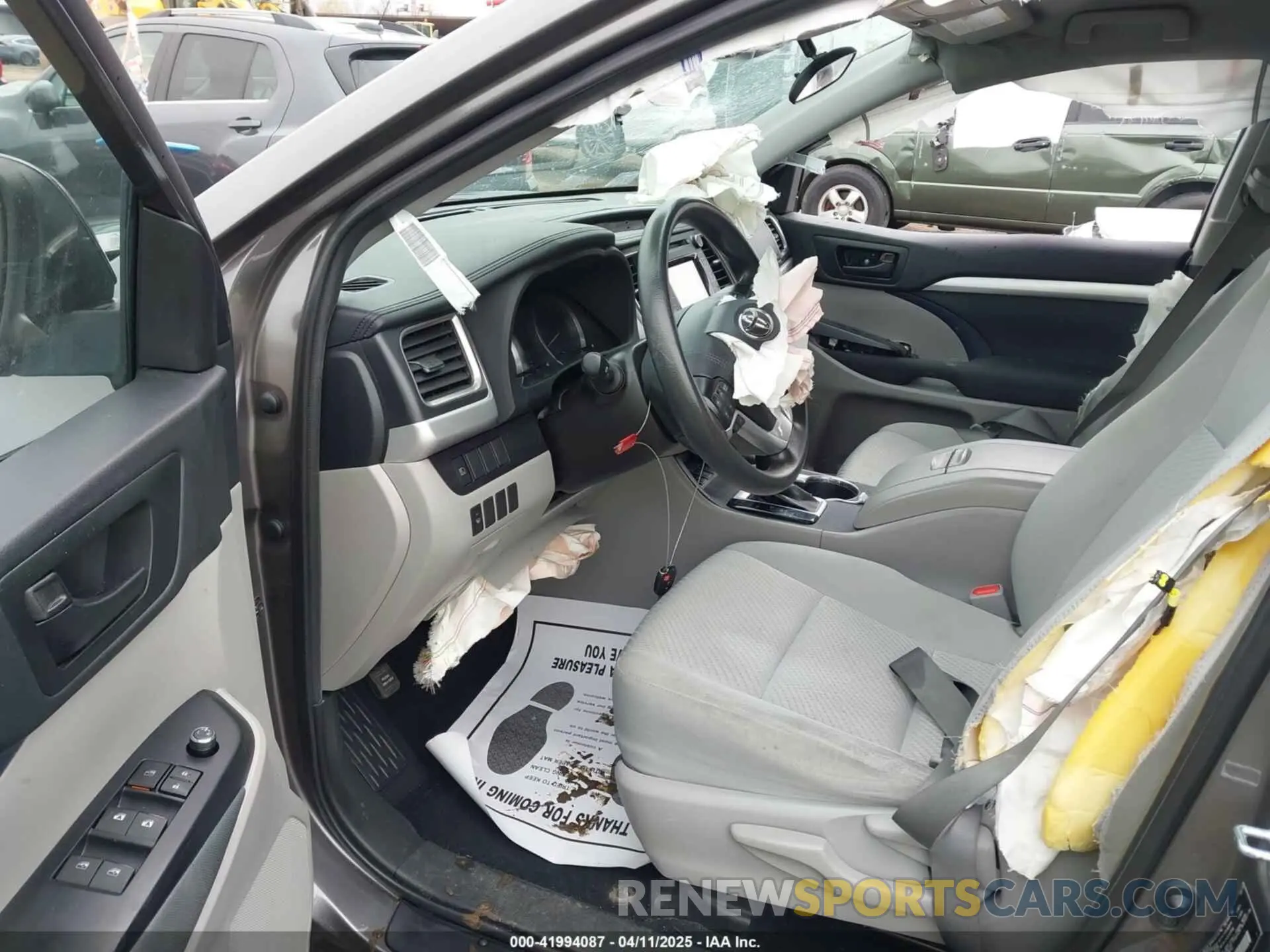 5 Фотография поврежденного автомобиля 5TDBZRFH5KS979255 TOYOTA HIGHLANDER 2019