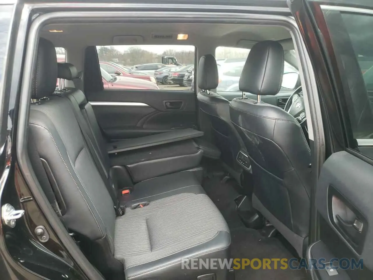 11 Фотография поврежденного автомобиля 5TDBZRFH6KS943431 TOYOTA HIGHLANDER 2019