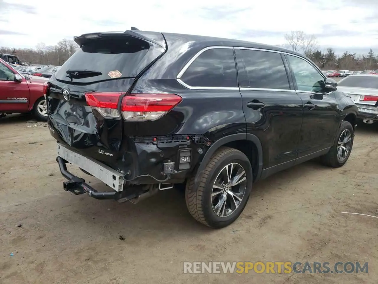 3 Фотография поврежденного автомобиля 5TDBZRFH6KS943431 TOYOTA HIGHLANDER 2019