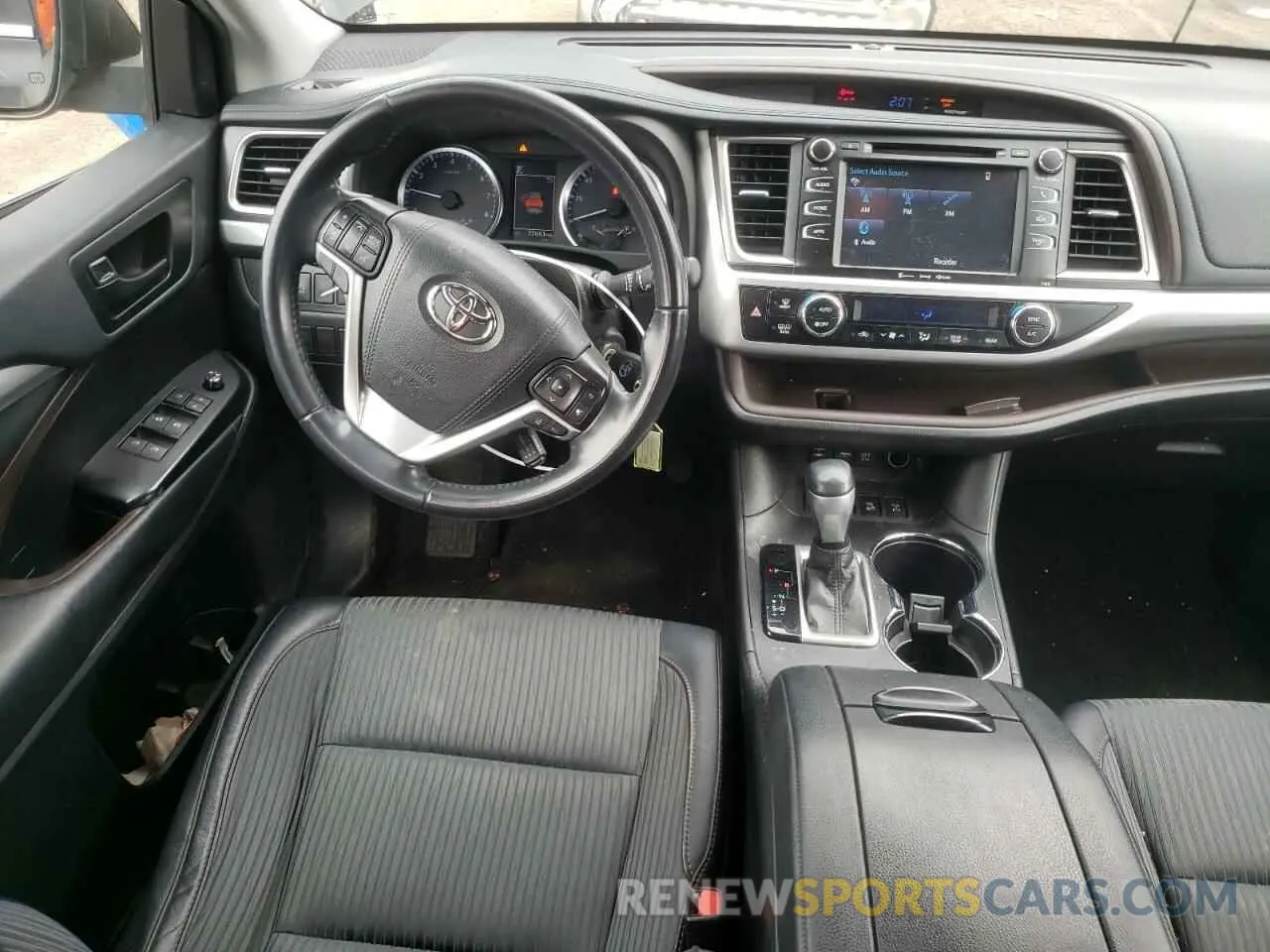 8 Фотография поврежденного автомобиля 5TDBZRFH6KS943431 TOYOTA HIGHLANDER 2019