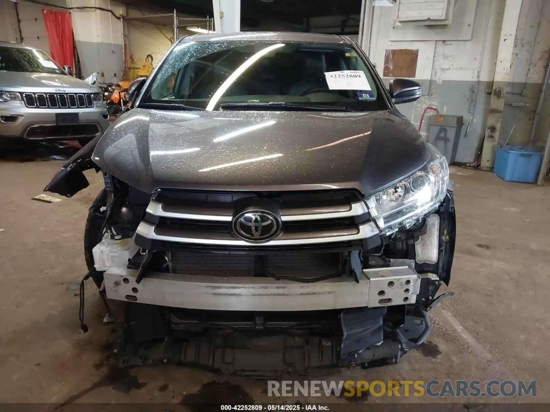 12 Фотография поврежденного автомобиля 5TDBZRFH7KS728639 TOYOTA HIGHLANDER 2019